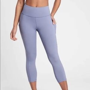 Athleta Ultimate Stash Pocket Capri Size Small Dusty Lilac/Pastel Purple